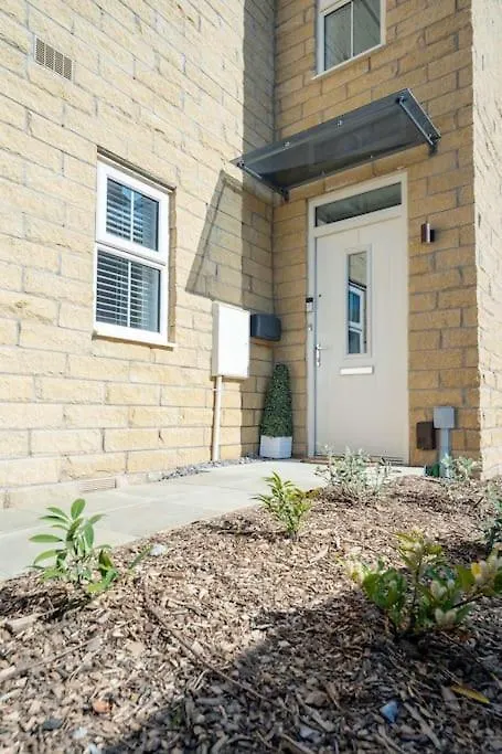 Superb 4Br New House Villa Leeds  Leeds (West Yorkshire)