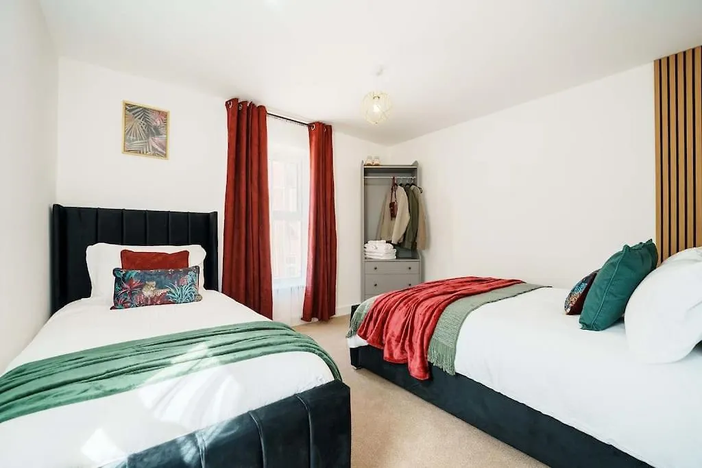 Superb 4Br New House Villa Leeds  United Kingdom