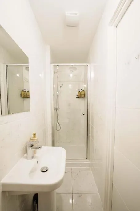Holiday home Superb 4Br New House Villa Leeds
