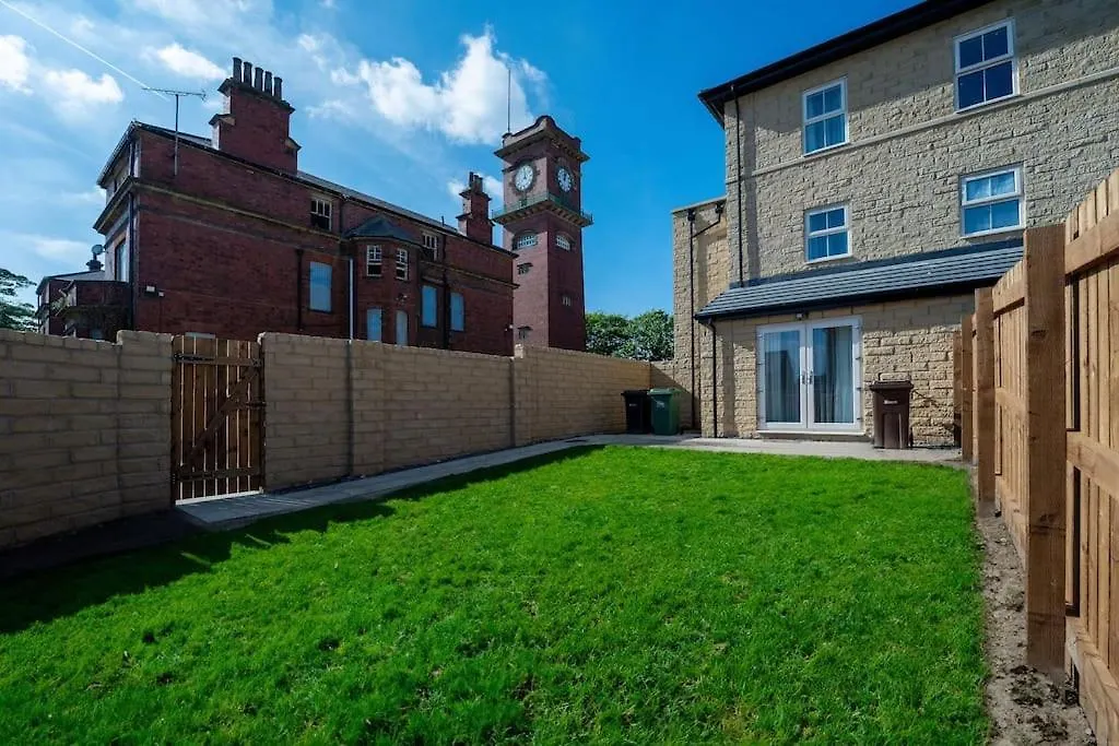 Superb 4Br New House Villa Leeds  United Kingdom